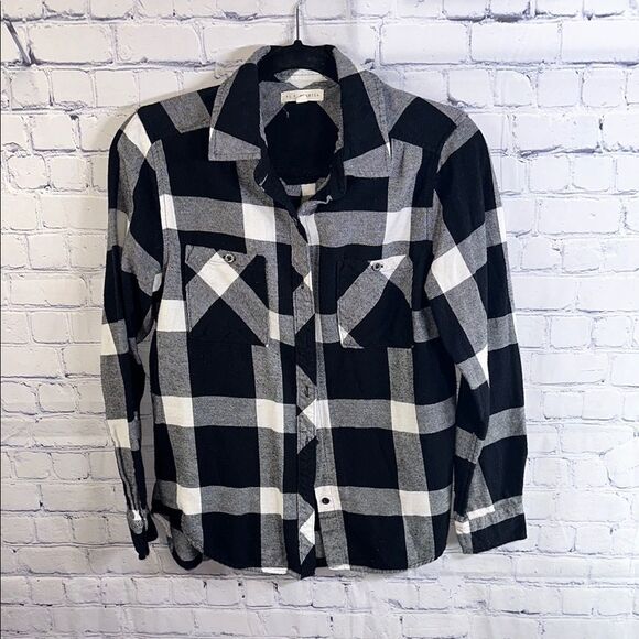 ✨ LA Hearts Black-and-White Flannel Button-Up Shirt - Size Small - Picture 1 of 3